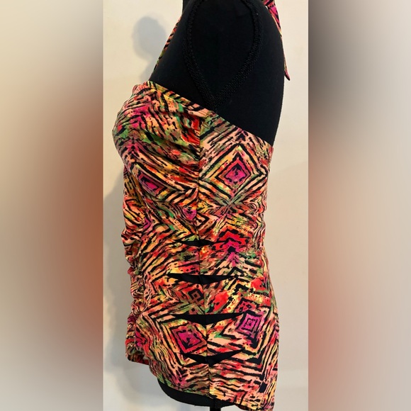 Forever 21 Women’s plus size one piece swimsuit. Size 2XL - Picture 4 of 5